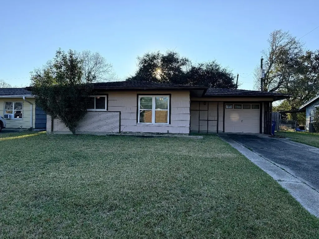 1540 Alamo St