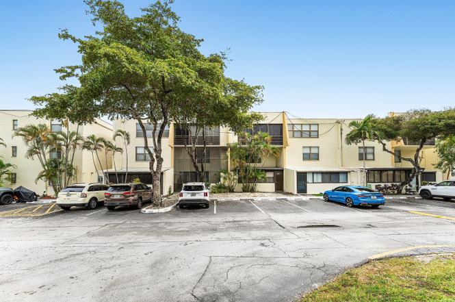 20200 W Country Club Dr Ph -20
