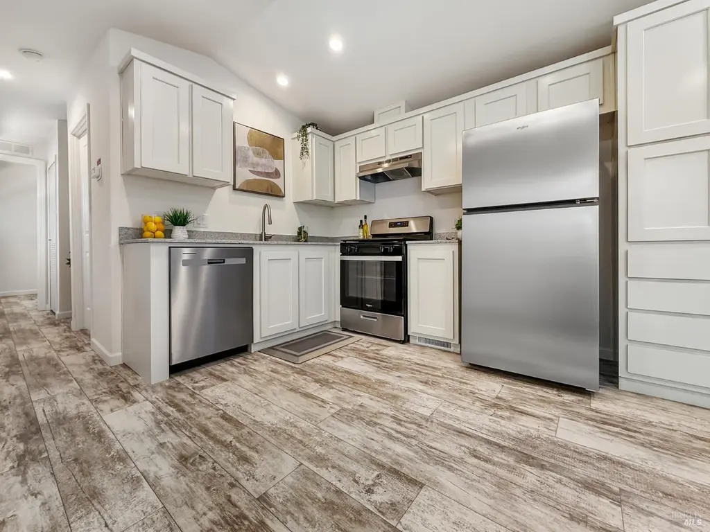 101 Colgan Ave #26