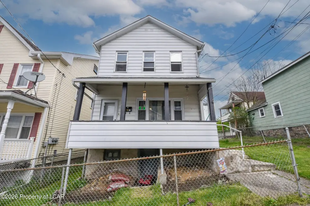 114 Hemlock St