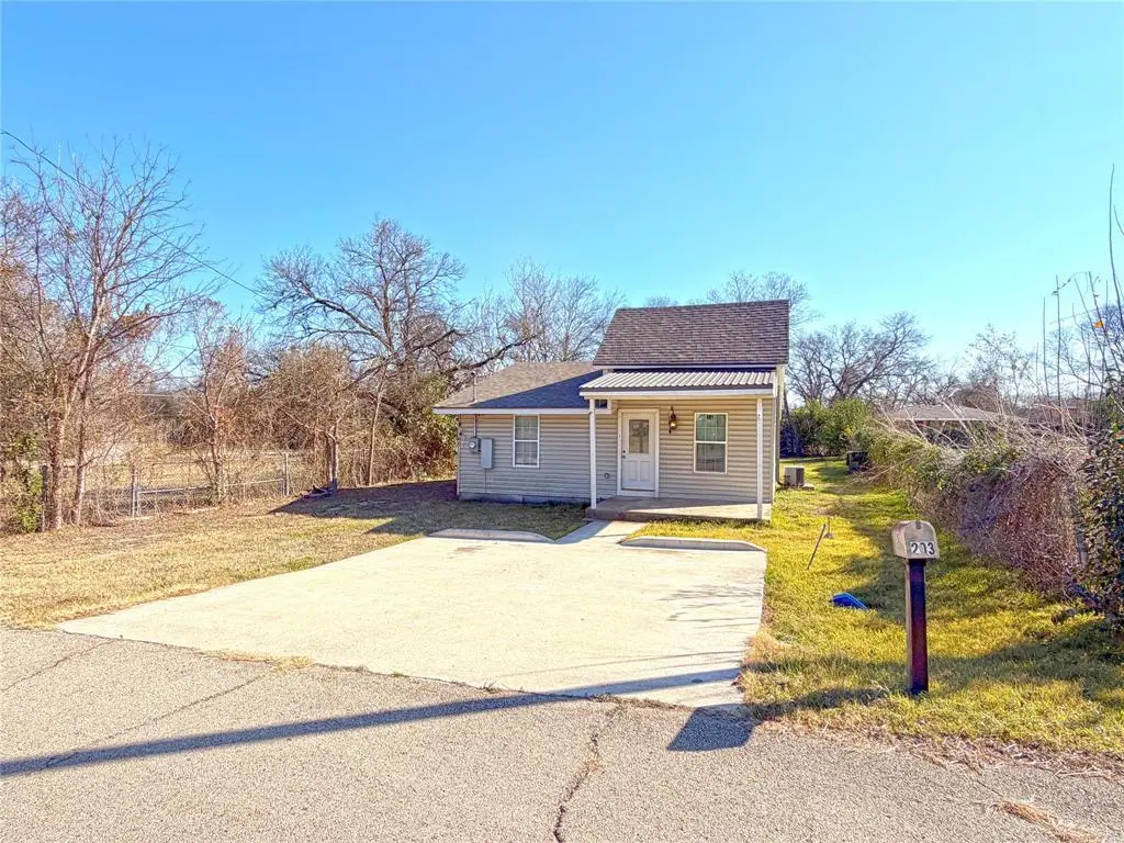 203 W Nolan St