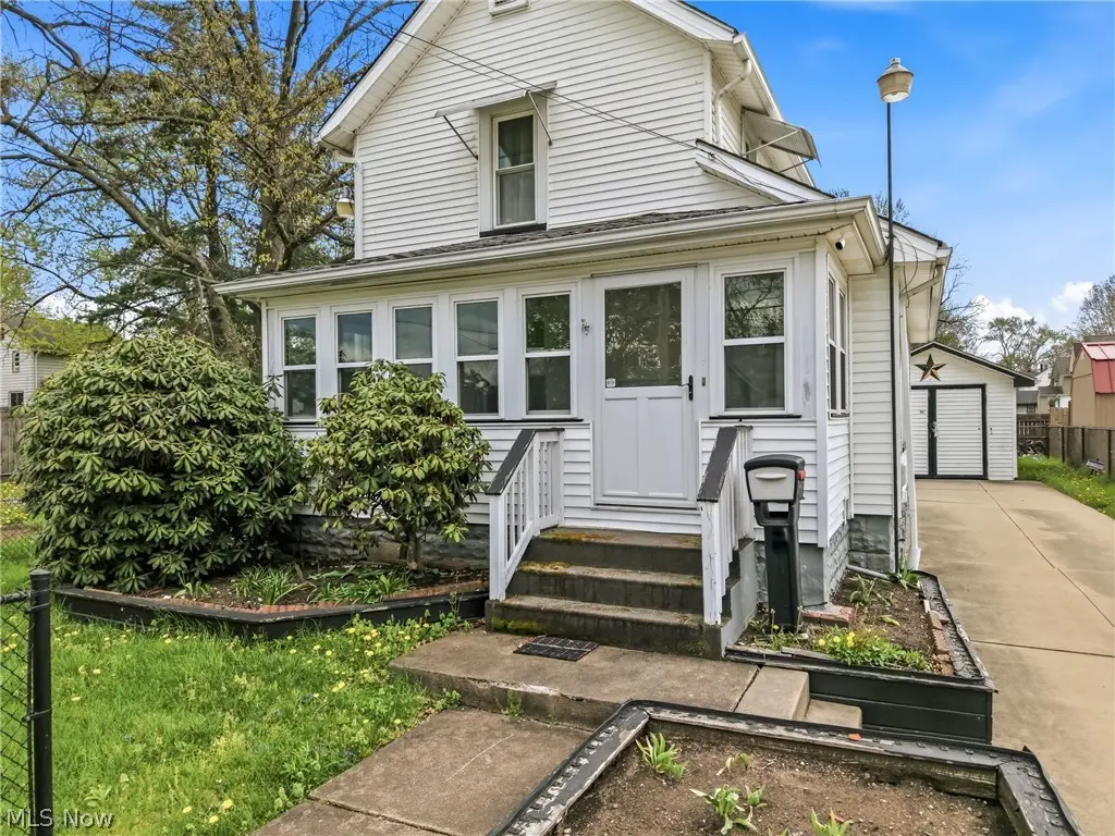 1224 Buena Vista Ave NE
