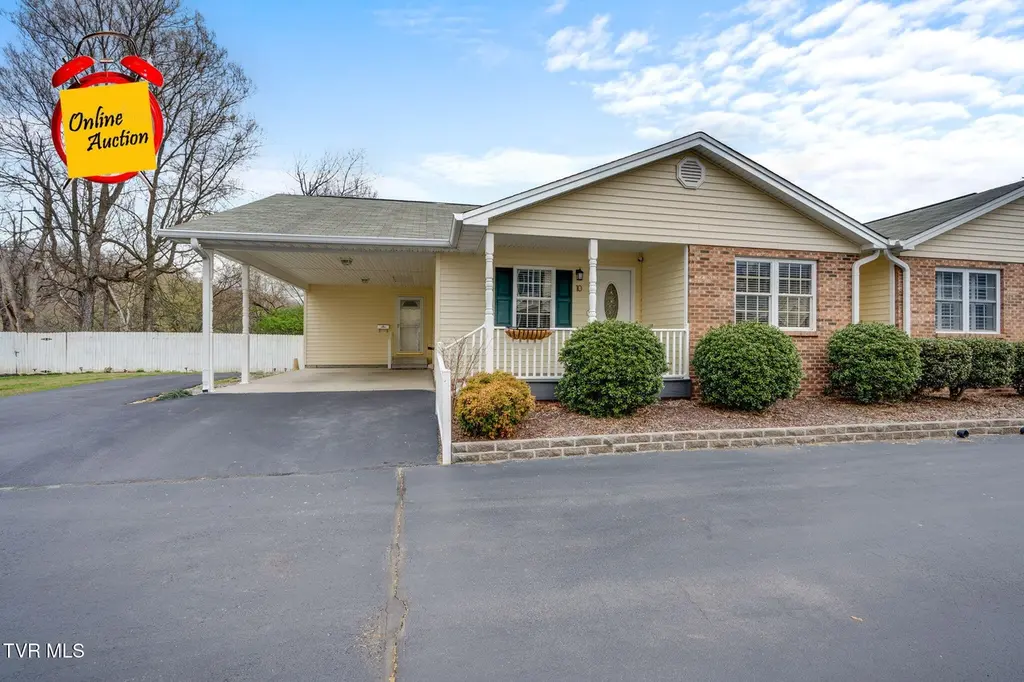 703 Main St Apt 10