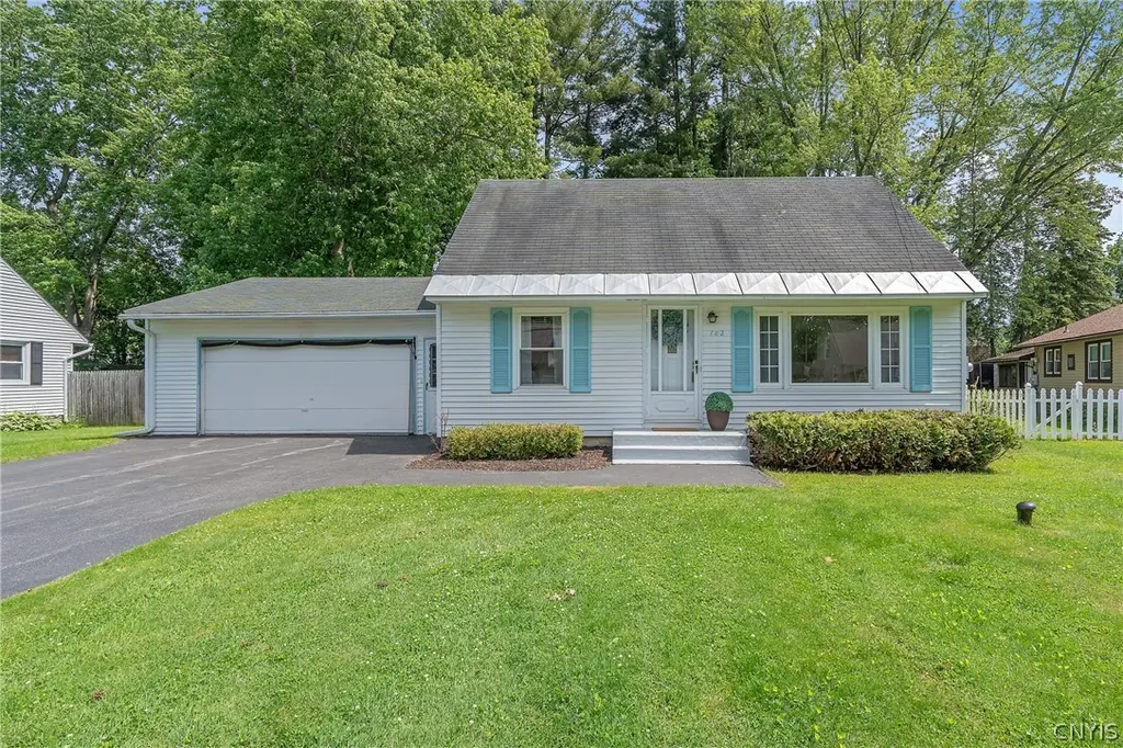 102 Juanita Dr