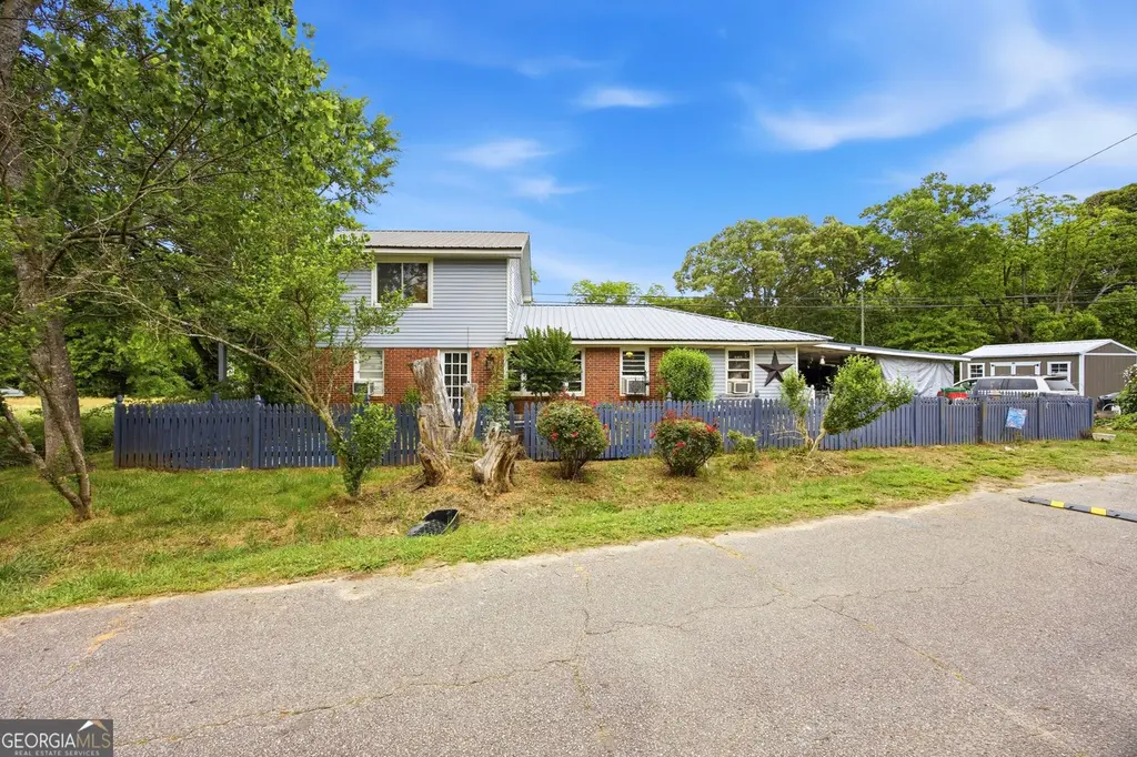 50 Edgewood Dr #1
