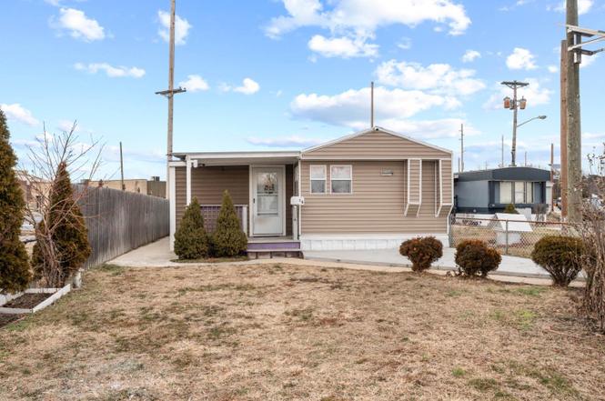1-A Ashwood Ave