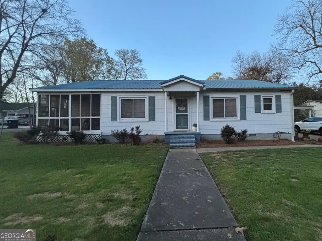 201 Vinson St