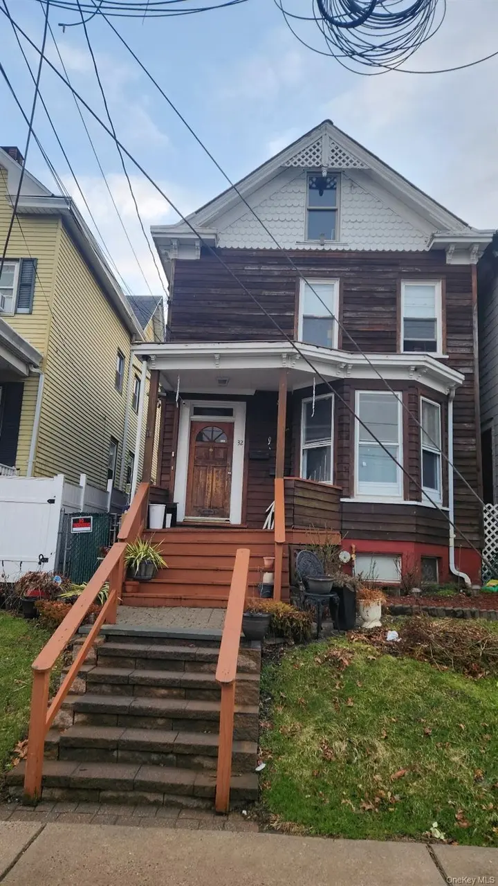 32 Clove Ave