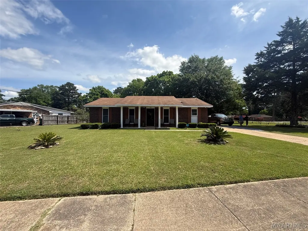 1444 Dunbarton Rd