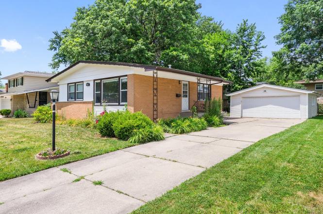 240 N Park Dr
