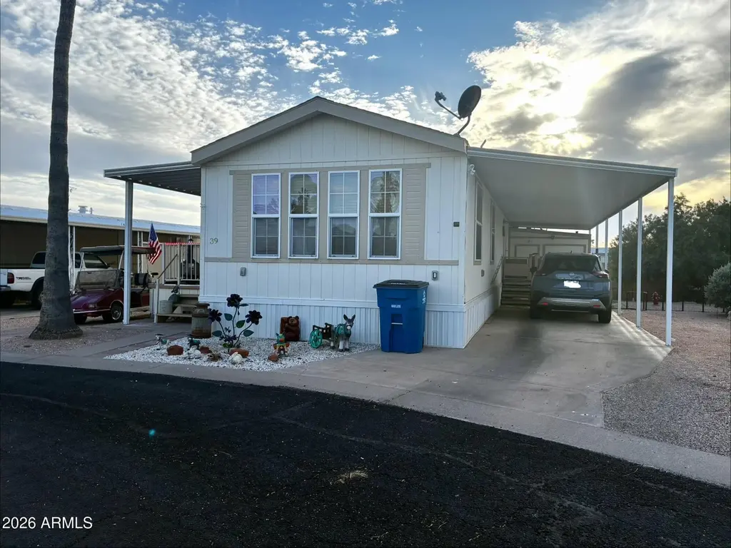 2900 W Superstition Blvd #39