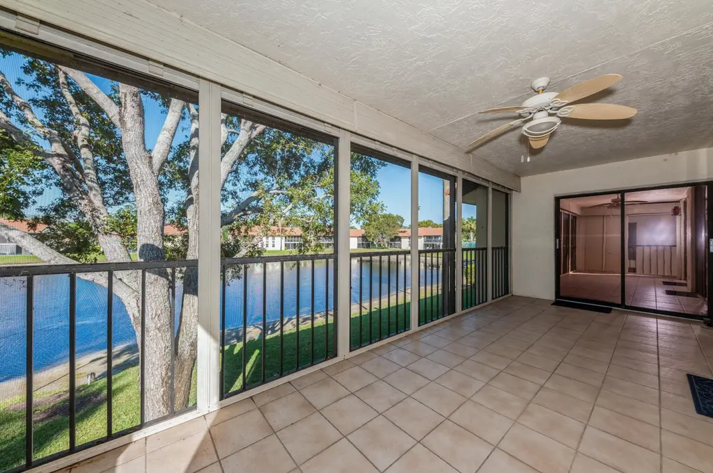 10439 S Circle Lake Dr #201