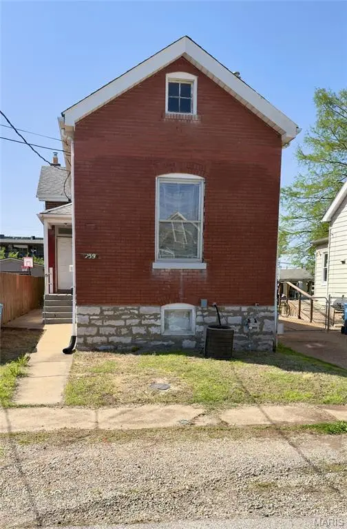 739 Regina Ave