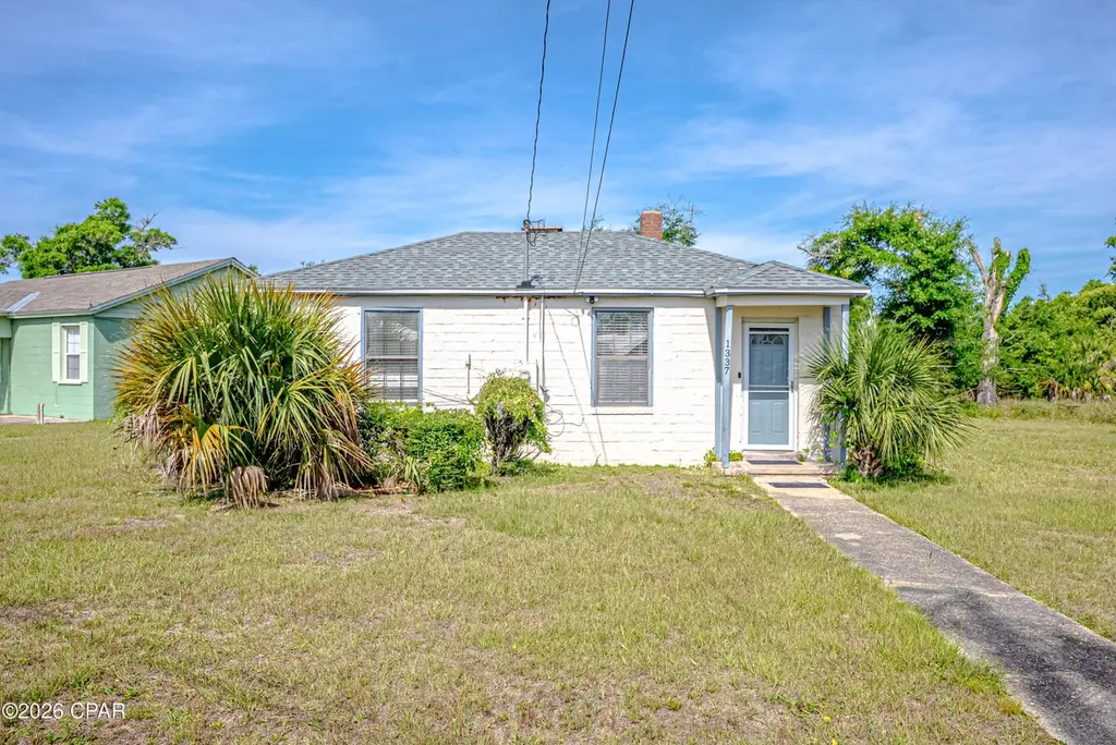 1337 Lincoln Dr