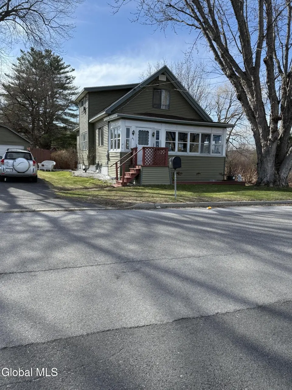 41 Easterly St