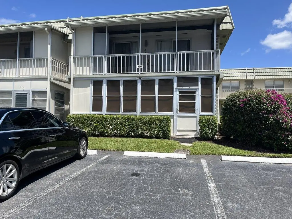 716 Monaco Ct #716