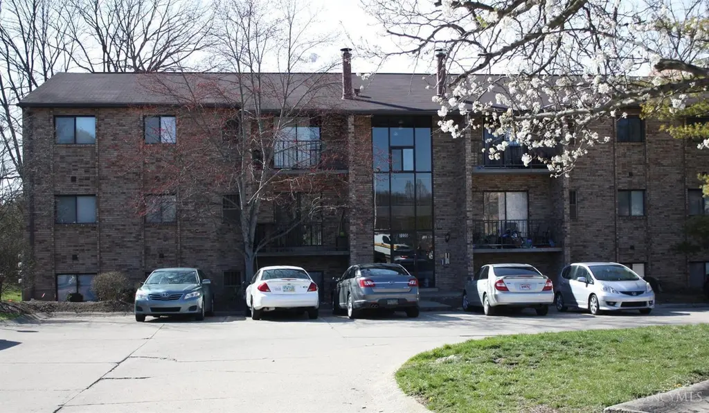 7235 Creekview Dr #12