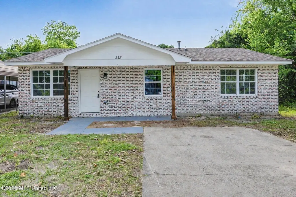 258 Magnolia St