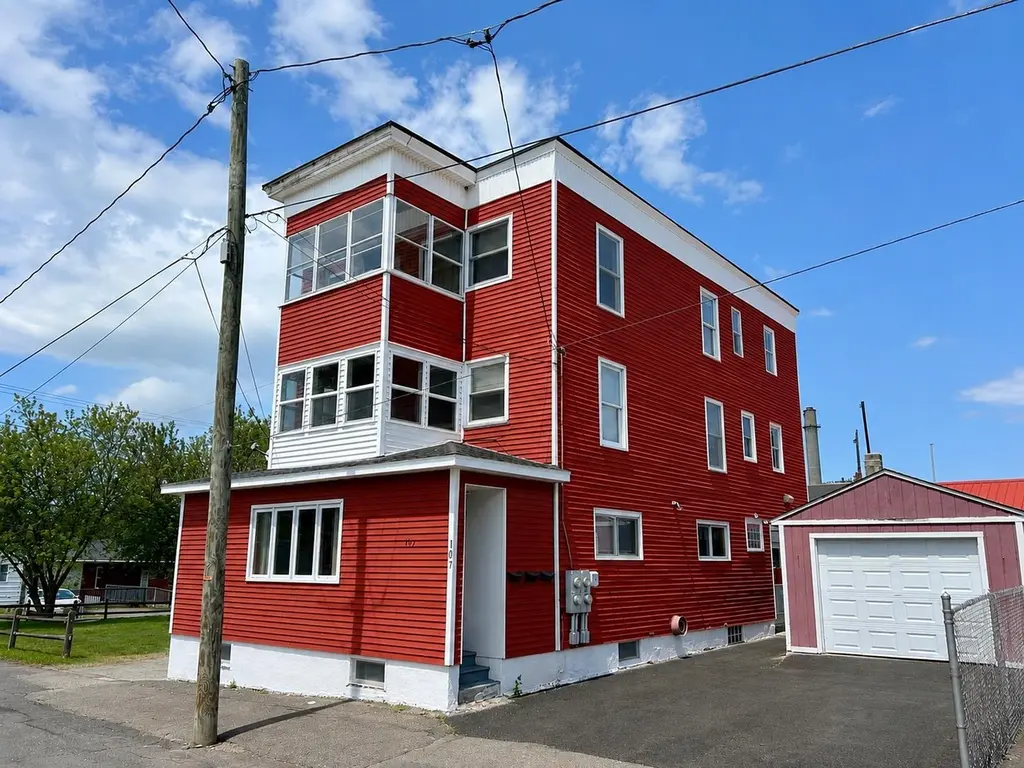 107 Strafford St