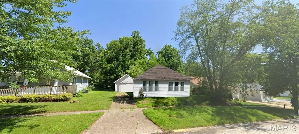 236 W Fisk St
