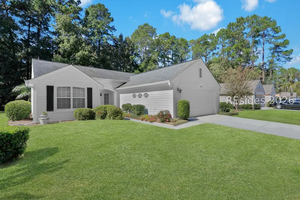 6 Broughton Ct