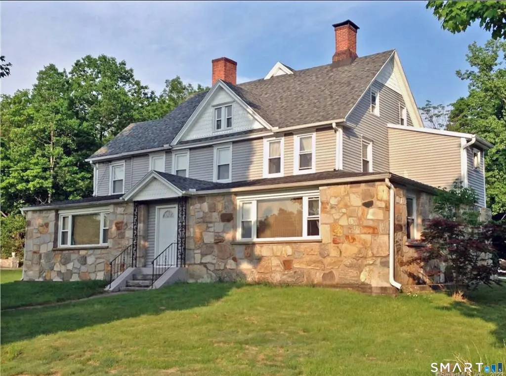 387 S Main St