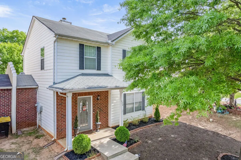 126 Stillwood Dr