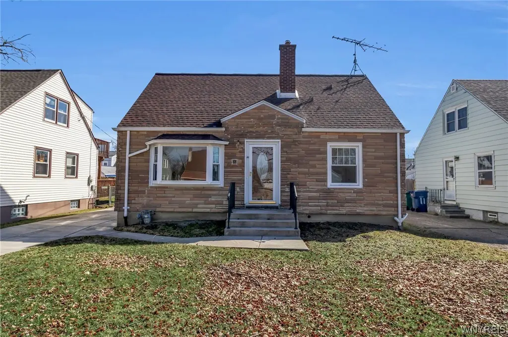 17 Newport Ave