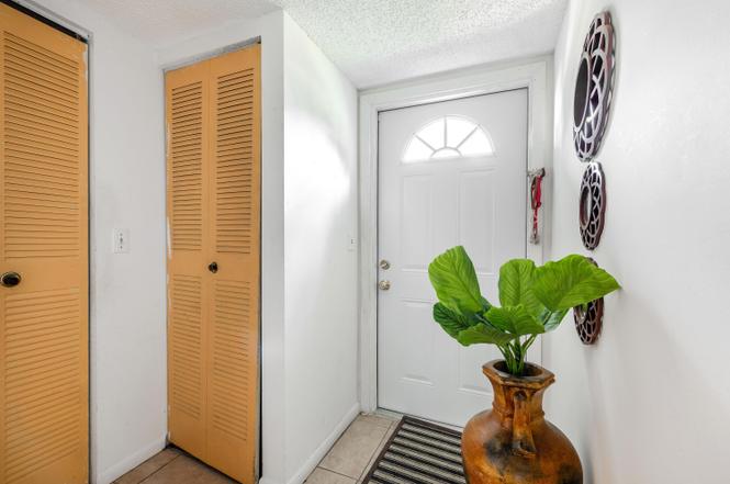150 Lake Meryl Dr #143