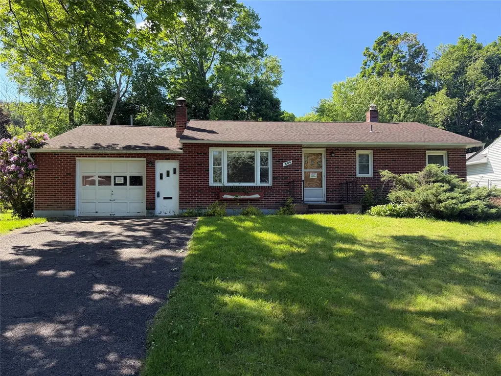 1609 Butternut Dr