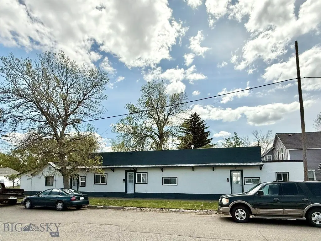 212 E Clark St Unit 204, 208, 212 E Clark St.