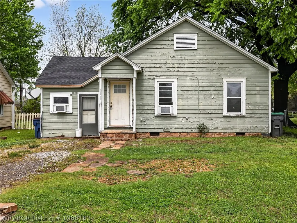 4509 Howell Ave