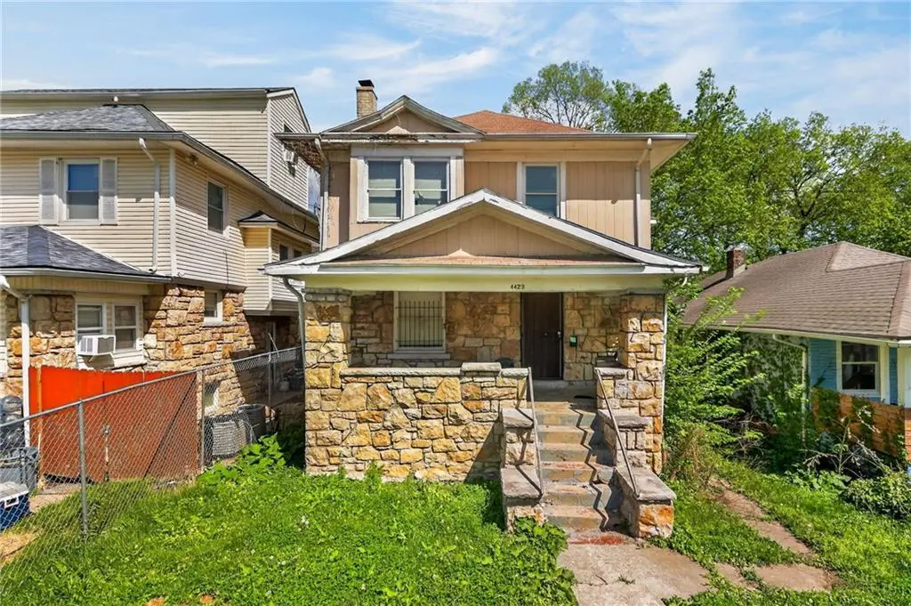 4423 Flora Ave