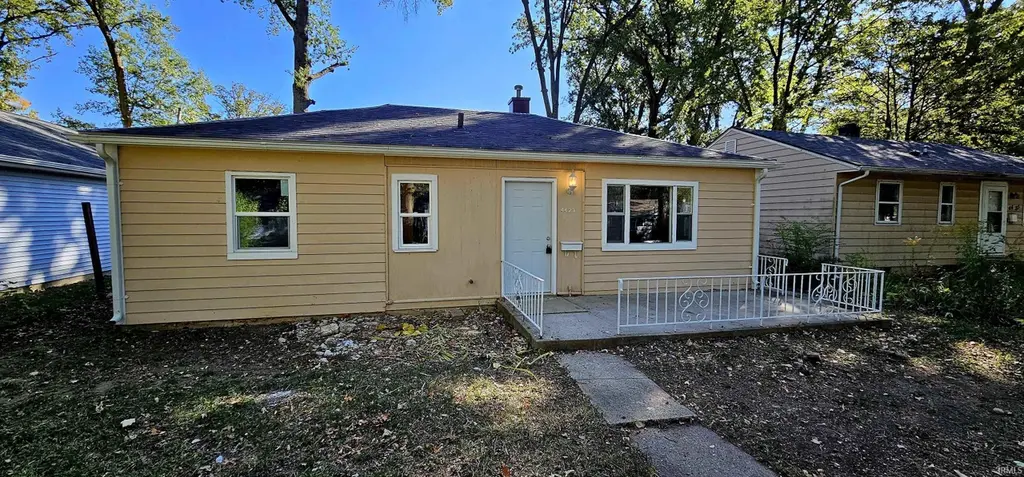 4423 Bowser Ave