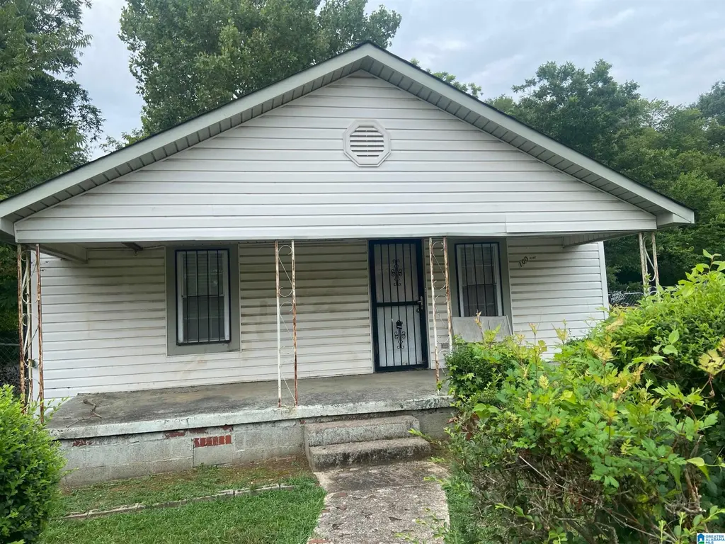 100 Pine St