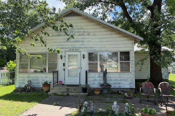 203 N Main St
