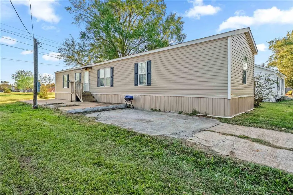 413 Invader St