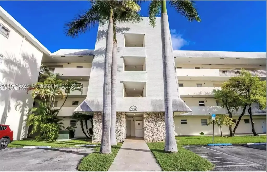7410 SW 82nd St Unit K211