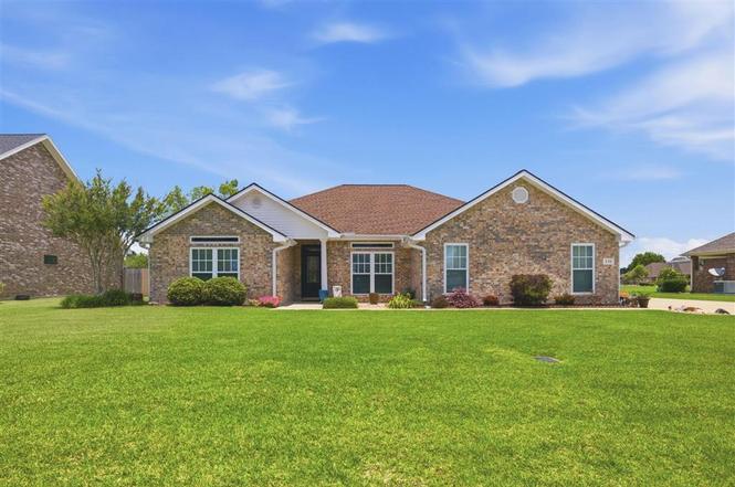 330 Hampton Ct