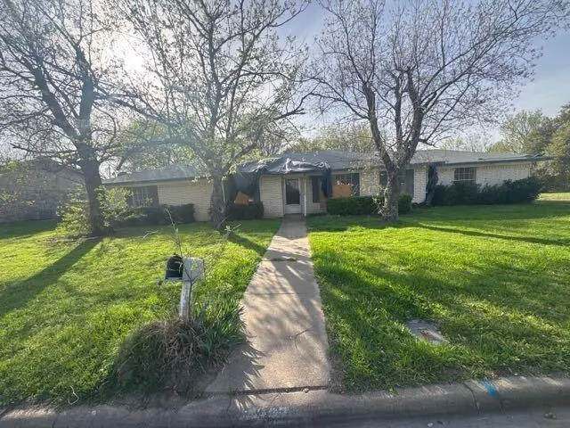 237 Palm Dr