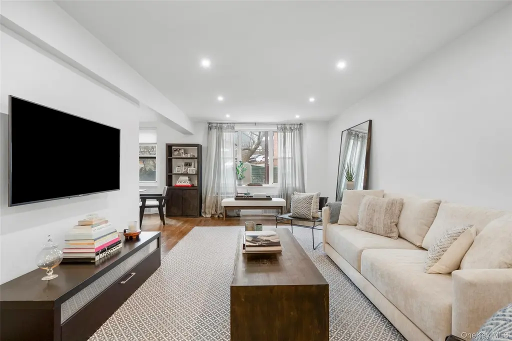 2390 Palisade Ave Unit 2B