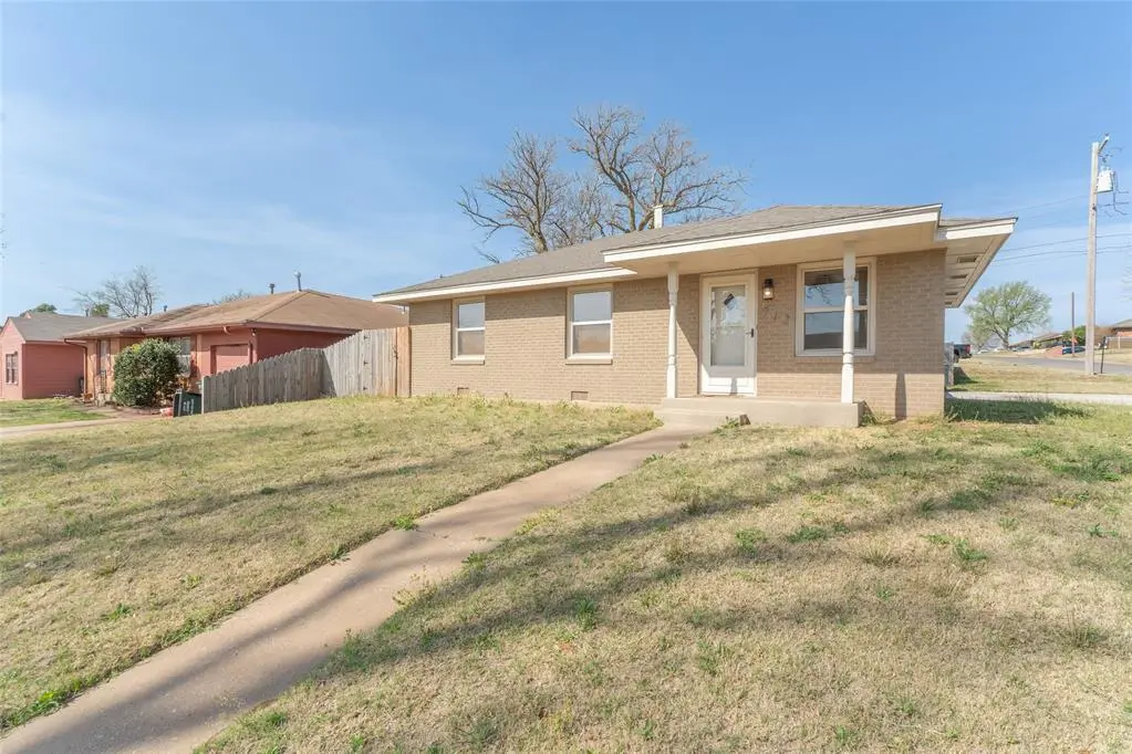 712 Santa Fe Dr