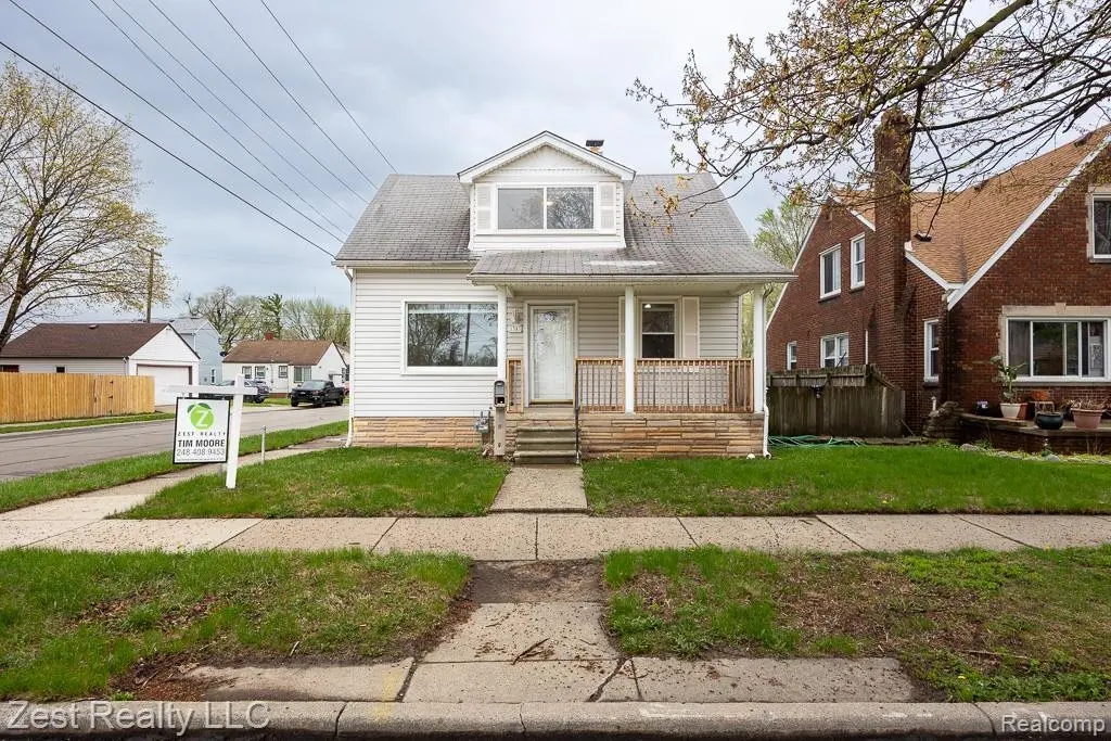 1353 Pagel Ave