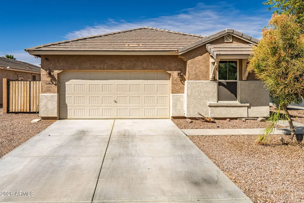 21368 N Cecil Ct