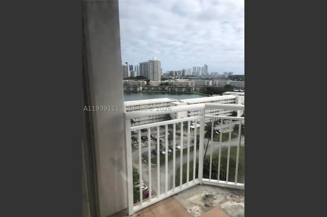 18011 Biscayne Blvd #1403