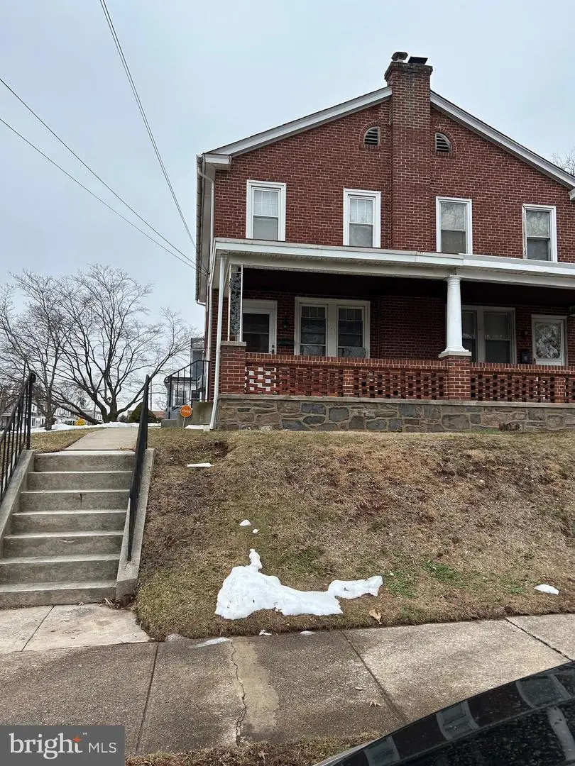 331 W Fornance St