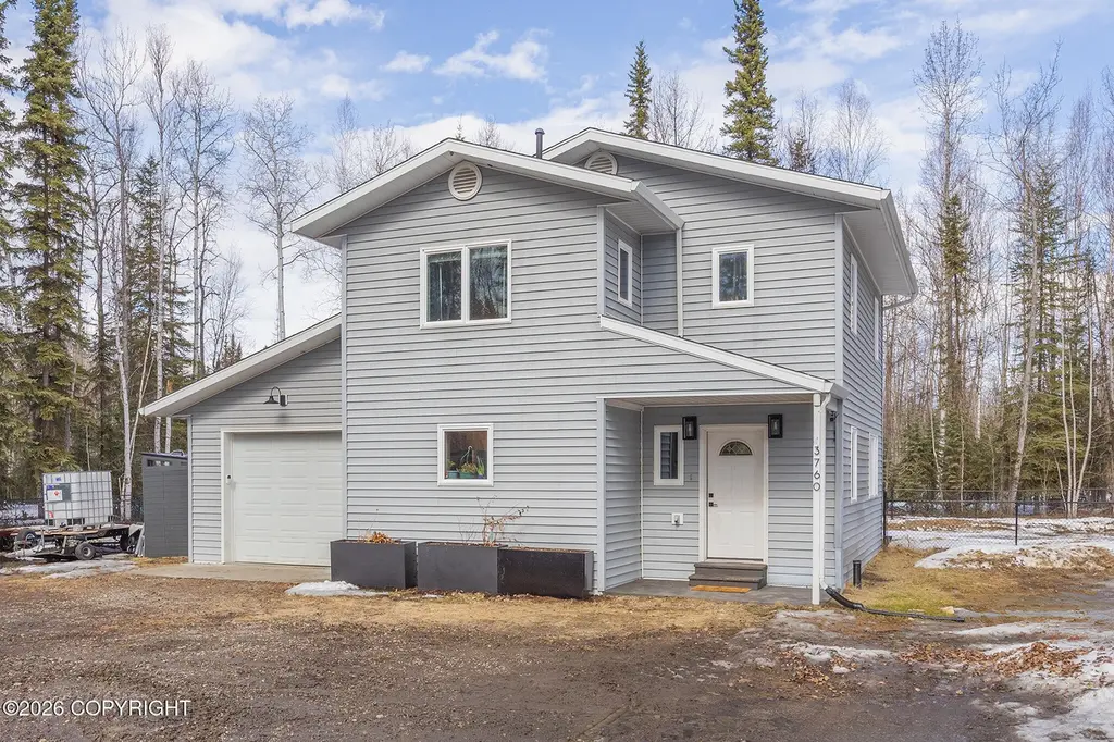 3760 Helensdale Ave