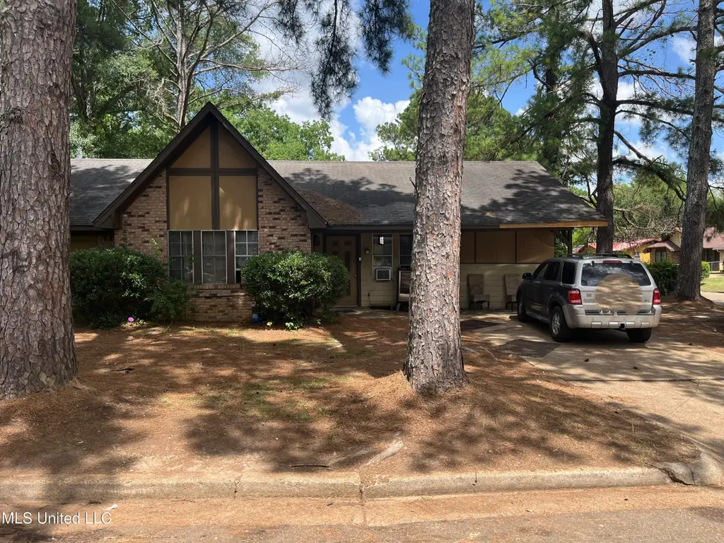 6628 Lake Glen Dr