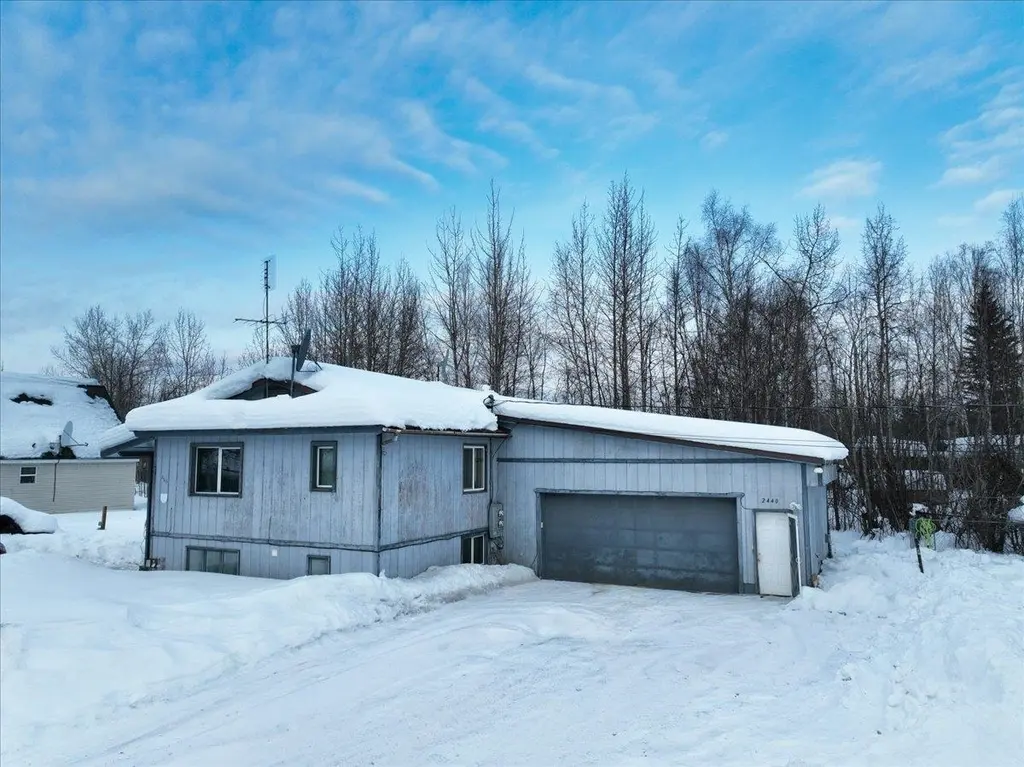 2440 Tanana Dr