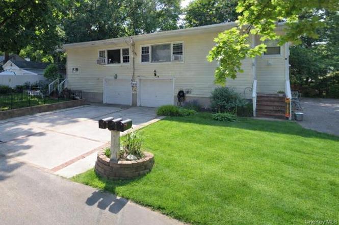 64 Eastport Dr